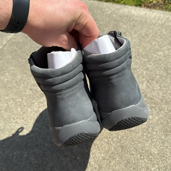 Aravon Women's Rev Stridarc Waterproof Low Boots - Picture 9 of 11